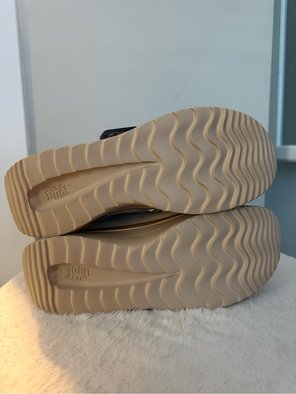 HEY DUDE Tan Apres Suede Cozy Boots - Picture 5 of 6